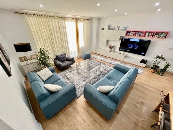Tirane, jepet me qera apartament 2+1 , (KODRA E DIELLIT)