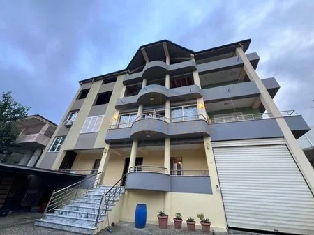 Tirane, jepet me qera Vile , 180 m² 1.800 € 