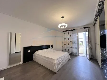 Tirane, jepet me qera Vile , 180 m² 1.800 € 