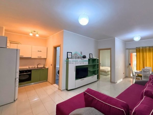 Vlore, shitet apartament 1+1+Ballkon Kati 2, 68 m² 155.000 € (Lungomare)