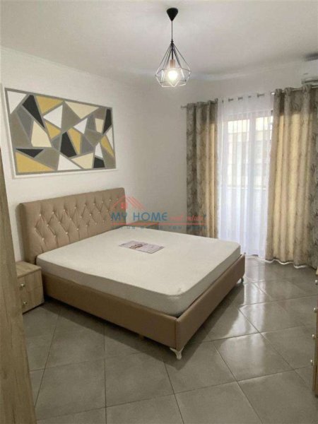 Tirane, jepet me qera apartament 1+1+Ballkon Kati 8, 74 m² 400 € 