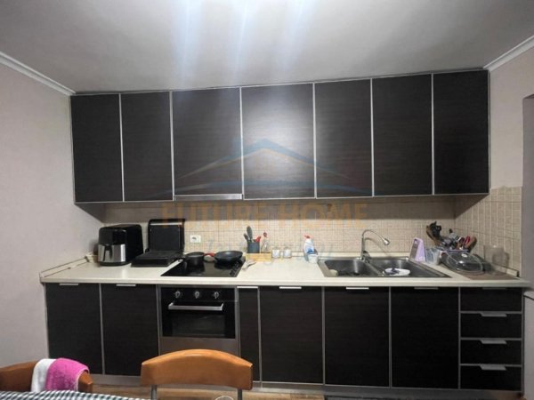 Tirane, jepet me qera apartament 1+1 Kati 4, 60 m² 500 € (Rruga Bardhyl)