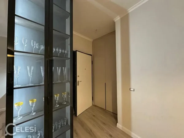 JEPET APARTAMENT 1+1 ME QERA AFËR TEG , Rose Garden Residence, , 680 €URO