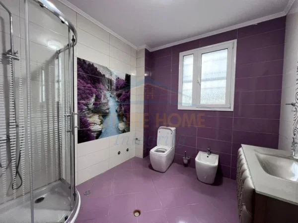 Tirane, jepet me qera Vile 2 Katshe , 180 m² 1.500 € (PORCELAN)