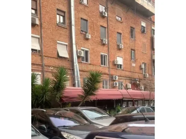 Tirane, shes ambjent biznesi Kati 0, 78 m² 250.000 € (Shallvaret)