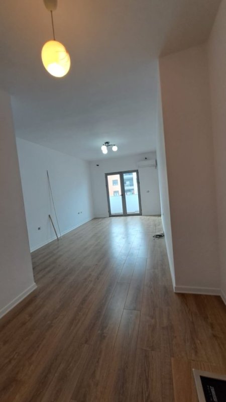 Tirane, jepet me qera apartament 1+1 , 65 m² 420 € (Astir)