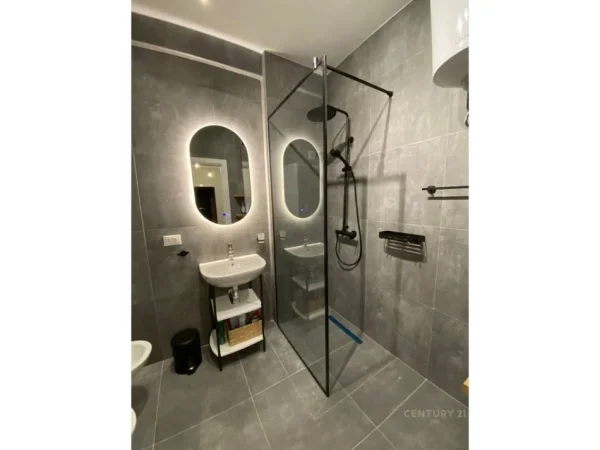 Tirane, shes apartament 2+1+Ballkon Kati 6, 97 m² 250.000 € (REZIDENCA ARLIS, FARMACIA 10)