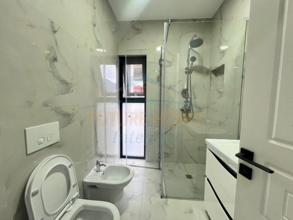 Tirane, jepet me qera apartament 2+1 Kati 3, 106 m² 1.500 € (O2 Residence, Farke)