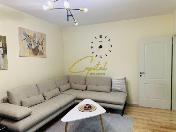 Tirane, shitet apartament 3+1 Kati 2, 82 m² 102.000 € (KOMBINAT)