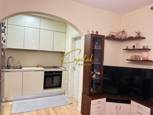 Tirane, shitet apartament 3+1 Kati 2, 82 m² 102.000 € (KOMBINAT)