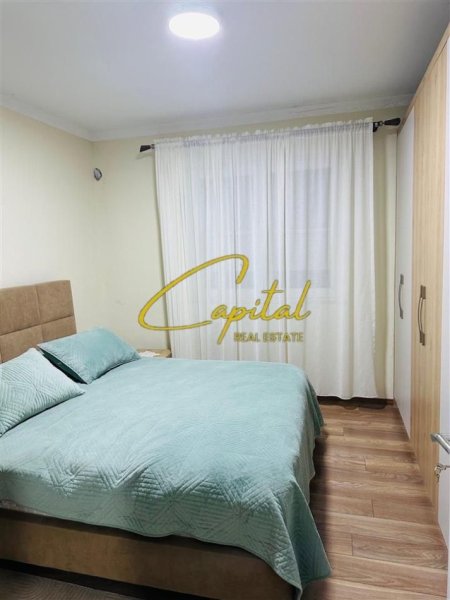 Tirane, shitet apartament 3+1 Kati 2, 82 m² 102.000 € (KOMBINAT)