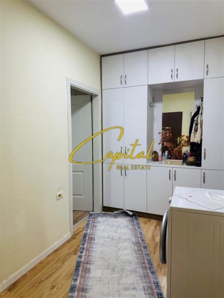Tirane, shitet apartament 3+1 Kati 2, 82 m² 102.000 € (KOMBINAT)
