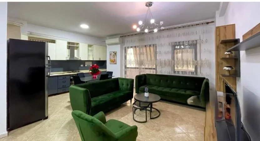 Tirane, jepet me qera apartament 2+1 Kati 4, 102 m² 750 € (komuna e parisit)