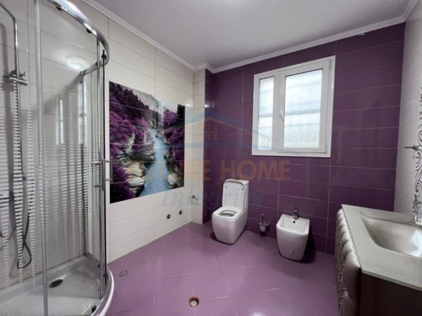 Tirane, jepet me qera shtepi 2 Katshe , 180 m² 1.800 € (PorcelaN)