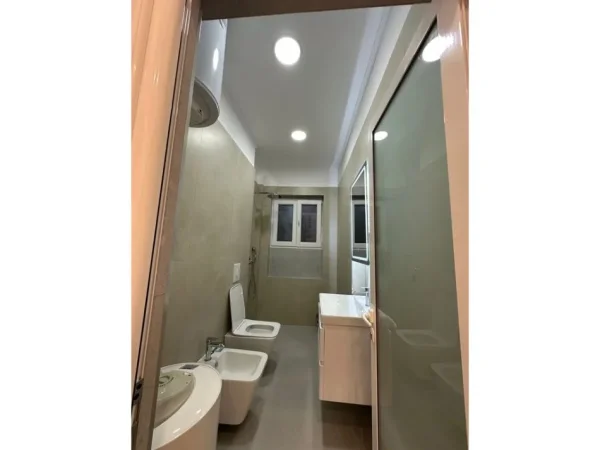 Tirane, shitet apartament 2+1 Kati 7, 73 m² 168.000 € (Rruga e Durrsit)