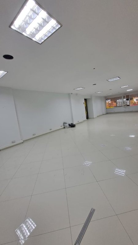 Tirane, jepet me qera ambjent biznesi , 160 m² 2.000 € (ASTIR)