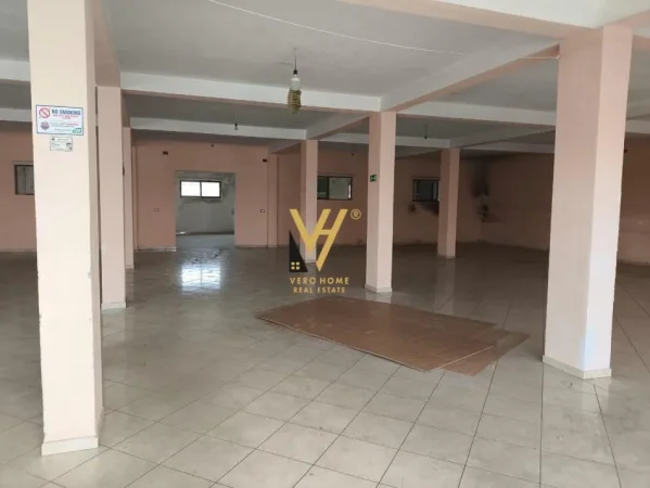 Tirane, jepet me qera ambjent biznesi Kati 0, 1.400 m² 3.500 € (KAMEZ)