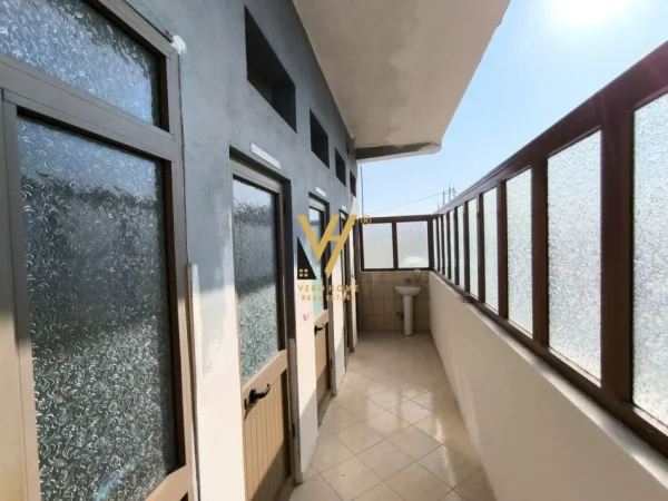 Tirane, jepet me qera ambjent biznesi Kati 0, 1.400 m² 3.500 € (KAMEZ)