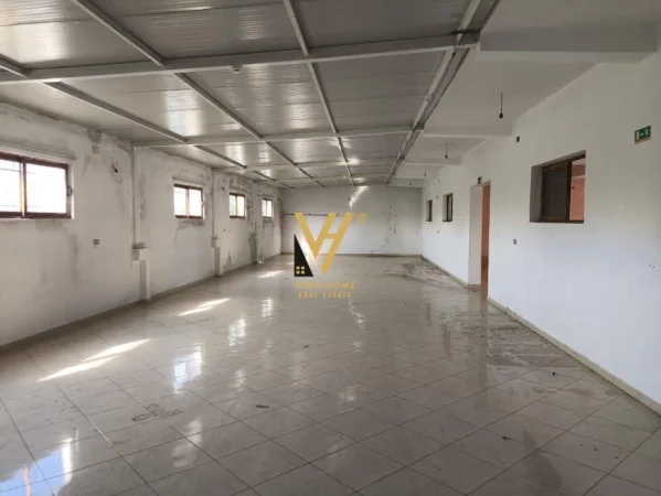 Tirane, jepet me qera ambjent biznesi Kati 0, 1.400 m² 3.500 € (KAMEZ)