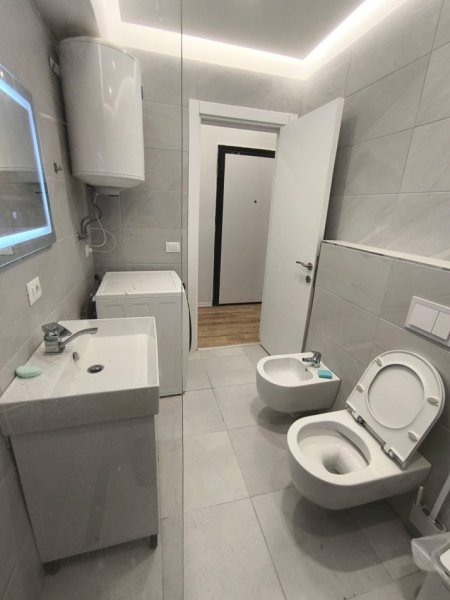 Tirane, shitet apartament 1+1 Kati 5, 64 m² 160.000 € 