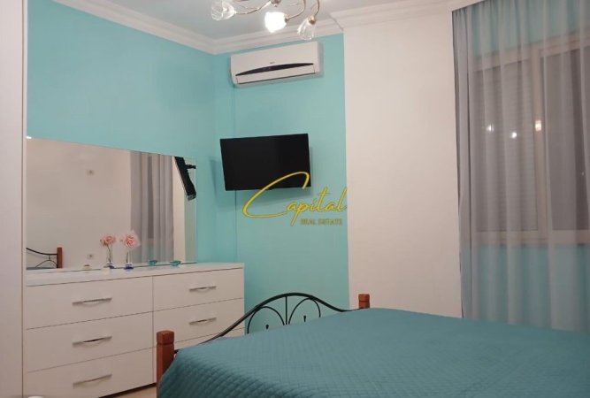 Tirane, jepet me qera apartament 2+1 Kati 2, 87 m² 520 € (FRESKU)