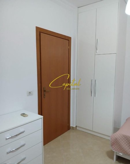 Tirane, jepet me qera apartament 2+1 Kati 2, 87 m² 520 € (FRESKU)