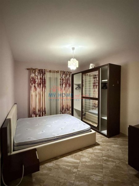 Tirane, jepet me qera apartament 2+1+Ballkon Kati 2, 108 m² 550 € (Rruga Teodor Keko)