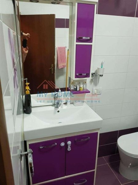 Tirane, jepet me qera apartament Kati 4, 65 m² 600 € (Rruga Frederik Shiroka)