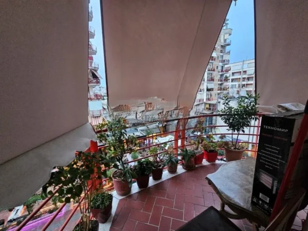 Tirane, jepet me qera apartament 2+1 Kati 4, 75 m² 750 € (don bosko)