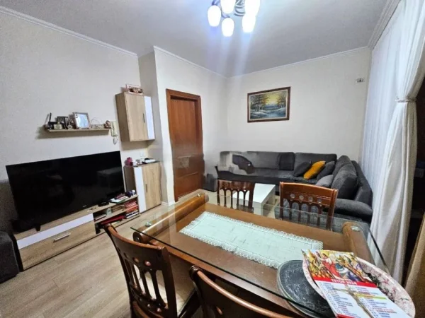 Tirane, jepet me qera apartament 2+1 Kati 4, 75 m² 750 € (don bosko)