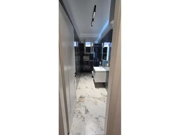 Tirane, shitet apartament 2+1 Kati 7, 93 m² 218.000 € (Rr. Haxhi Hysen Dalliu)