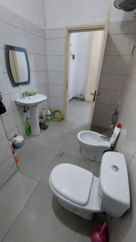 Jepet me Qera Garsoniere ne Fresk ne Cmimin 300 mij leke,