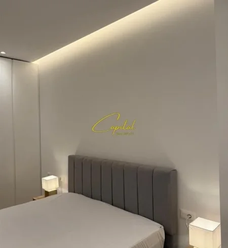 Tirane, jepet me qera apartament 1+1 Kati 3, 70 m² 75.000 Leke ( ZOGU I ZI )