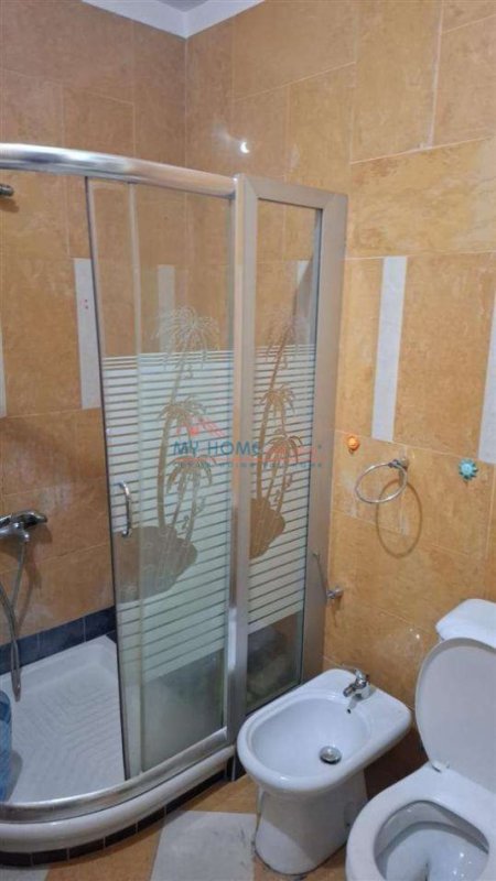 Tirane, jepet me qera apartament 2+1+Ballkon Kati 6, 110 m² 700 € (Rruga e Dibres)