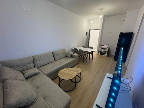 Tirane, jepet me qera apartament 1+1 Kati 7, 450 € 