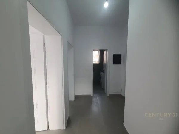 Shqiperi, jepet me qera apartament Kati 1, 72 m² 1.000 € (Mine Peza)