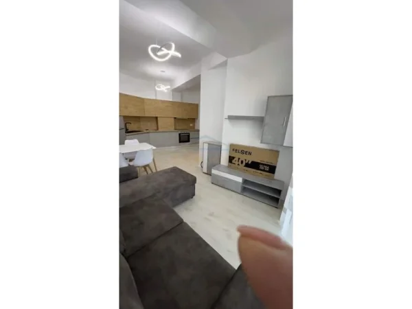 Tirane, jepet me qera apartament 2+1 Kati 8, 78 m² 570 €