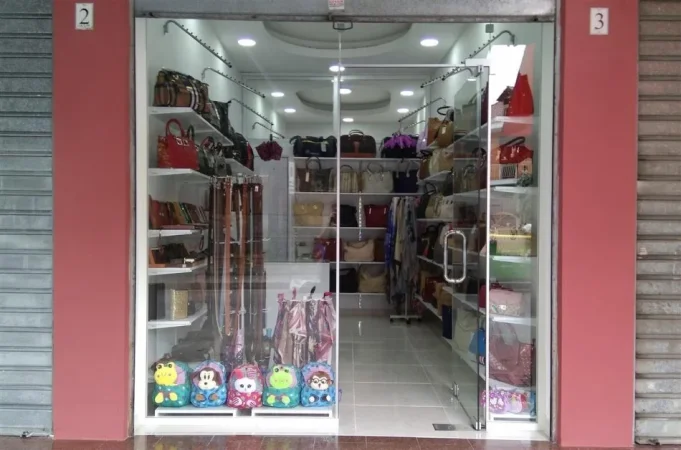 Tirane, jepet me qera ambjent biznesi Kati 0, 30 m² 1.500 € (STADIUMI DINAMO)