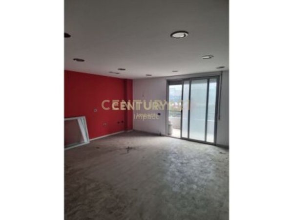 Tirane, shes apartament 3+1+Aneks+Ballkon Kati 1, 151 m² 216.000 € (Terminali i Autobusave Tirana Albania)