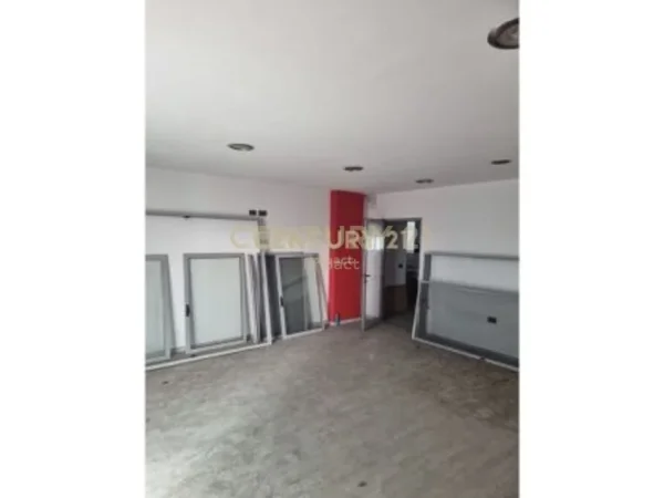 Tirane, shes apartament 3+1+Aneks+Ballkon Kati 1, 151 m² 216.000 € (Terminali i Autobusave Tirana Albania)