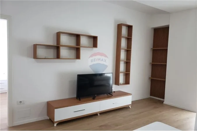 Tirane, jepet me qera apartament 1+1+Ballkon Kati 2, 75 m² 550 € (Rruga Siri Kodra)