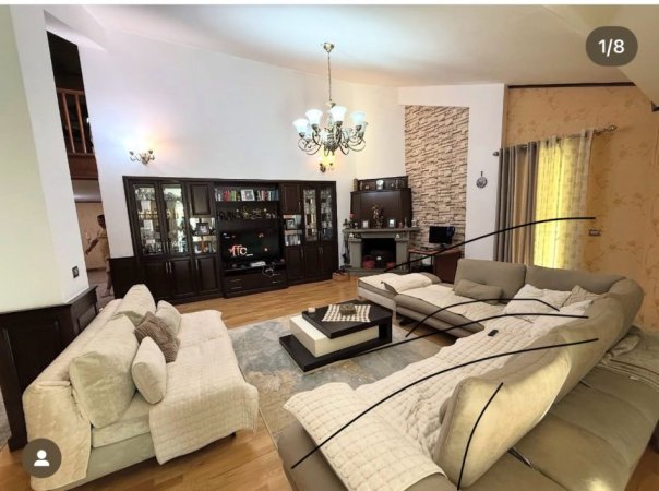 Tirane, jepet me qera apartament+verande | Penthouse 3+1 Kati 5, 120 m² 1.500 € (RRUGA HAMDI SINA)