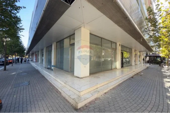 Tirane, shitet dyqan , 277 m² 795.900 € (Kompleksi Panorama, Tiranë(ID: 530181047-446)