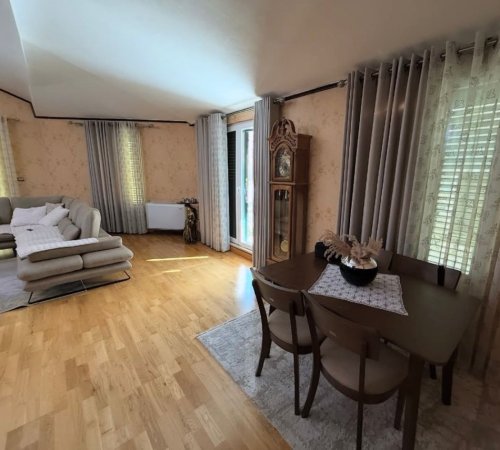 Tirane, jepet me qera apartament+verande | Penthouse 3+1 Kati 5, 120 m² 1.500 € (RRUGA HAMDI SINA)