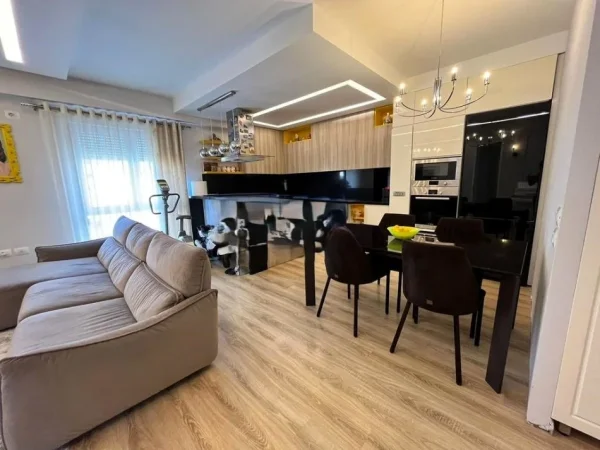 3+1+2 ME QIRA NE KOMPLEKSIN MAGNET.