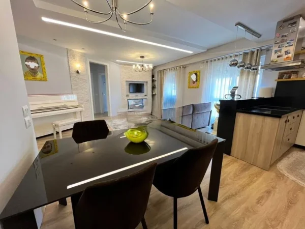 3+1+2 ME QIRA NE KOMPLEKSIN MAGNET.