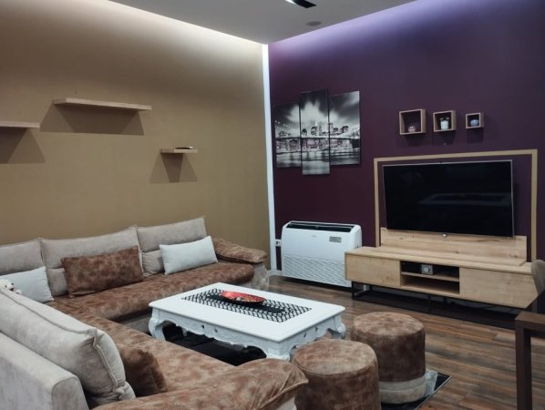 Tirane, jepet me qera apartament 2+1+Aneks+Ballkon Kati 2, 120 m² 600 € (Rruga Selim Brahja)