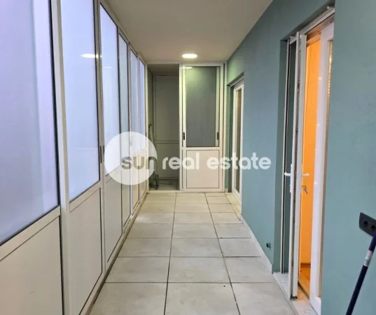 Shkoder, jepet me qera apartament 1+1+Ballkon Kati 4, 106 m² 500 € (DERGUT)