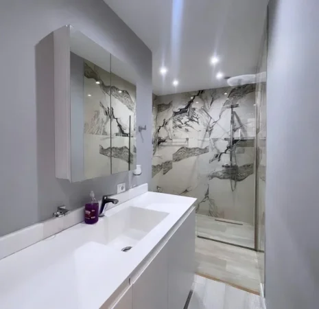 Tirane, shitet apartament 2+1 , 112 m² 279.000 € (rruga barrikadave)