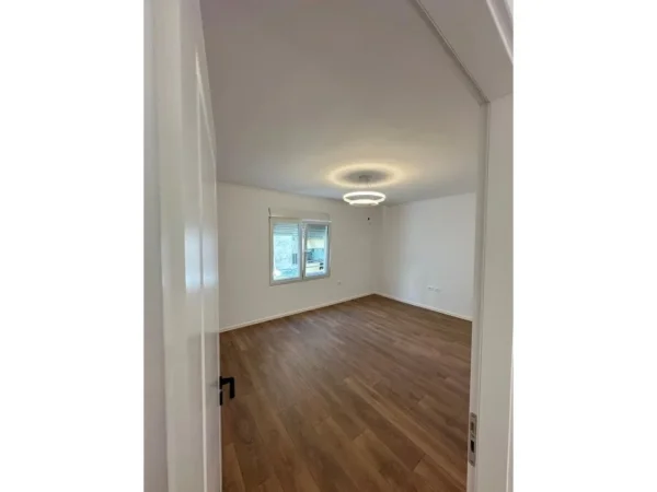 Tirane, shitet apartament 2+1 Kati 4, 65 m² 118.000 € (kompleksti xhura)